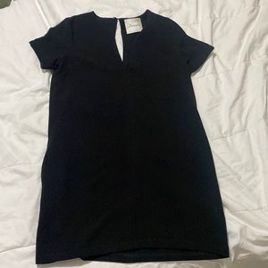 Classy Bianca short sleeve v neck dress with keyhole back